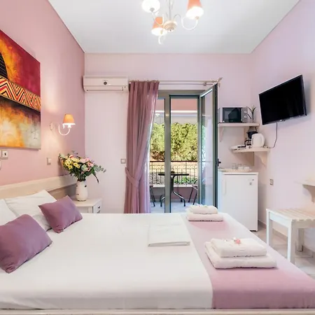 Nontas 24 Penzion Kalamítsi