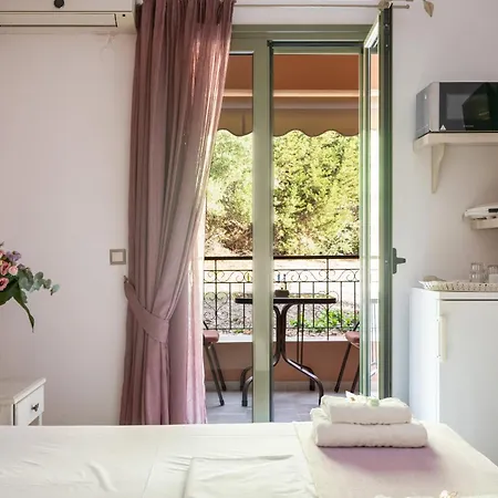 Penzion Nontas 24 Kalamítsi